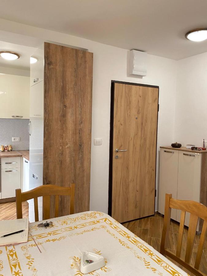 Apartment Jadran ペラスト エクステリア 写真